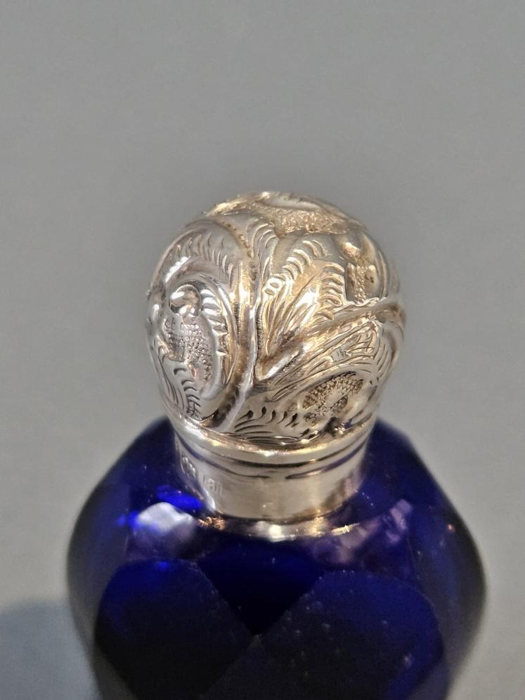 Victorian Bristol Blue Scent Bottle with Silver Top - Image 4