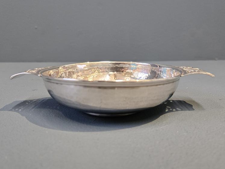 Fine Quality Edwardian Silver Quaich - Image 2