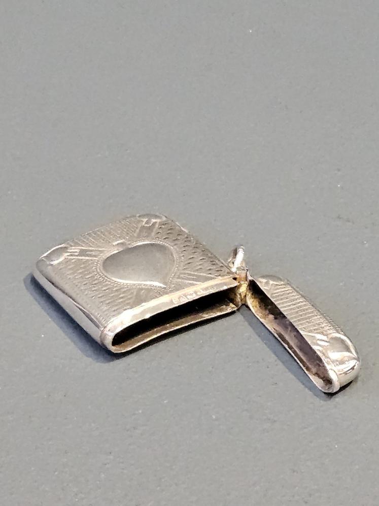 Unusual Edwardian Silver Ace of Spades Vesta Case - Image 6