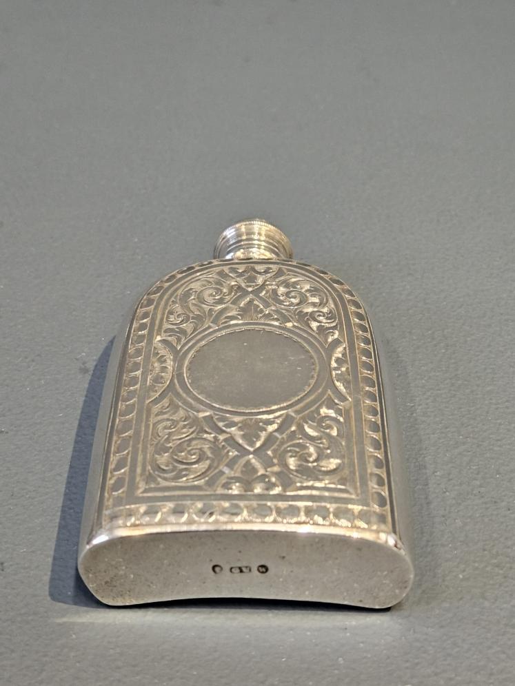 Fine Quality Victorian Engraved Silver Hip Flask by George Unite - Image 6