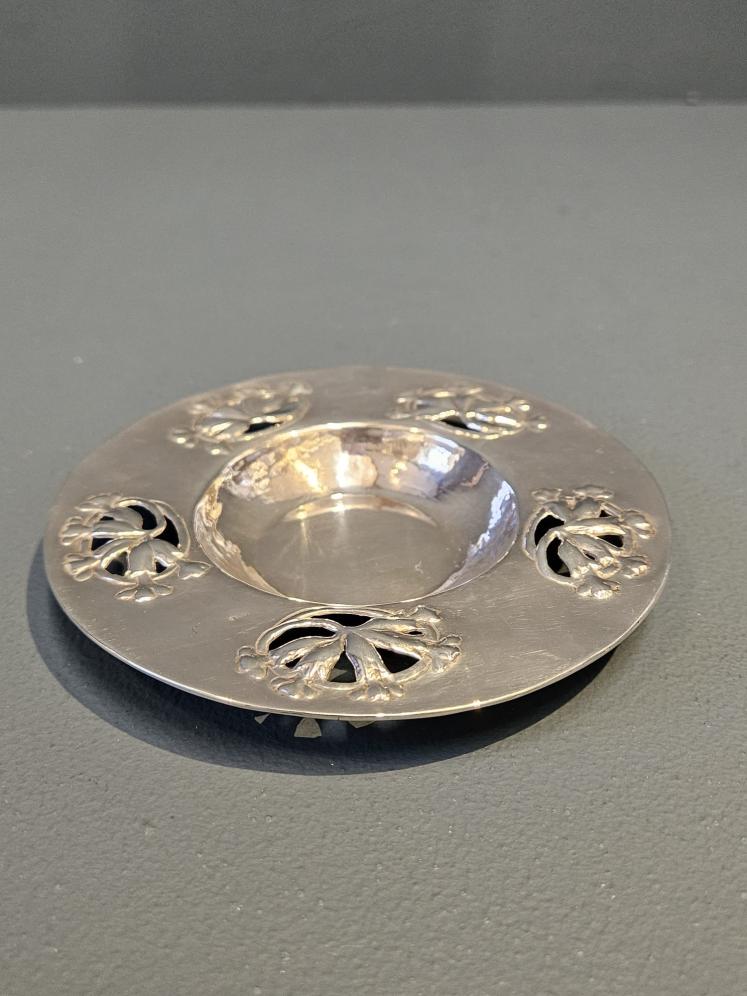 Superb Edwardian Art Nouveau Silver Dish - Image 1
