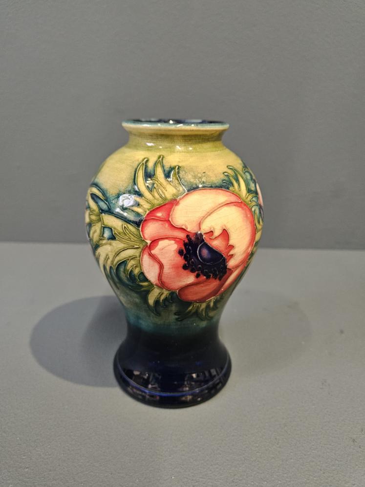 Early Moorcroft Anemone Vase  - Image 1