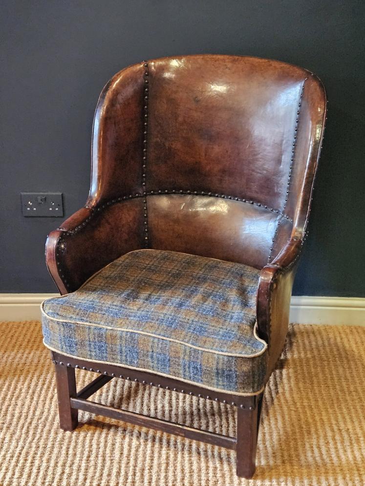 Superb Arts and Crafts Leather Fireside Chair - Image 10