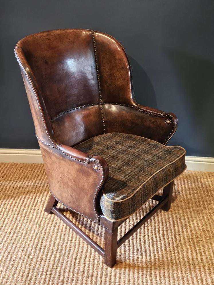 Superb Arts and Crafts Leather Fireside Chair - Image 1