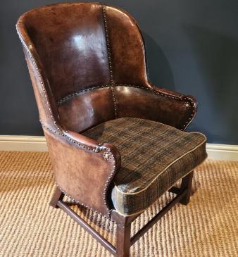 Superb Arts and Crafts Leather Fireside Chair - Image