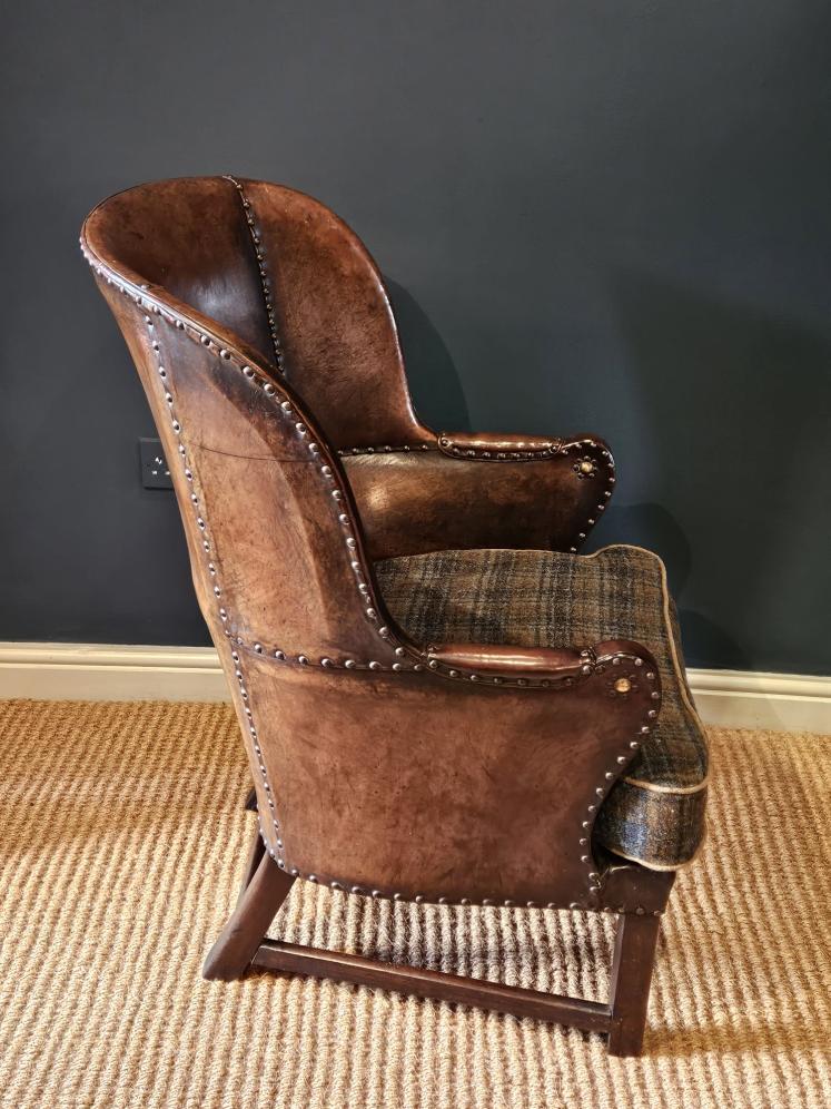 Superb Arts and Crafts Leather Fireside Chair - Image 5