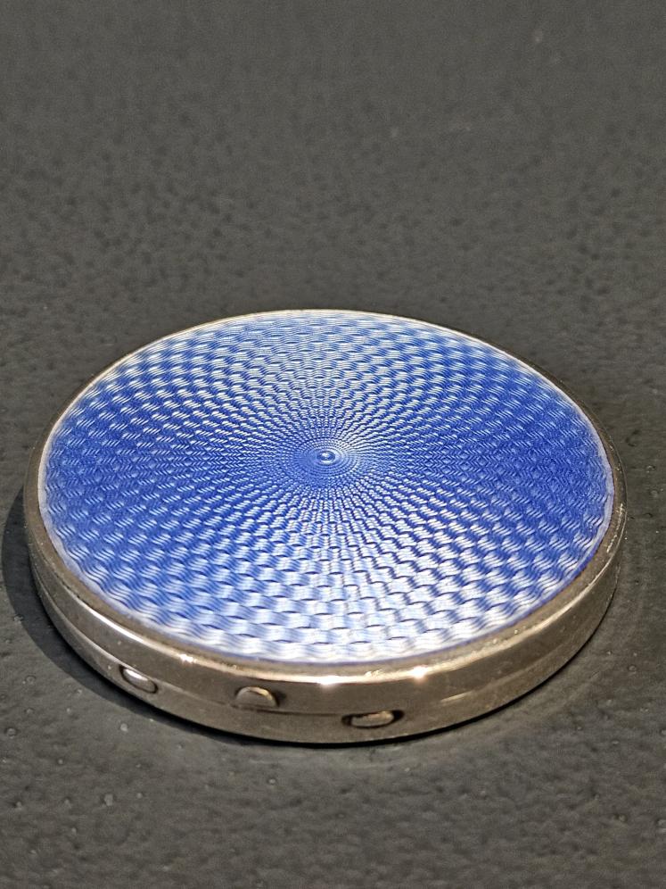 George V Silver and Blue Engine Turned Enamel Compact - Image 1