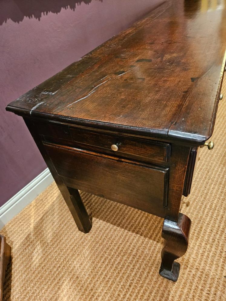 Superb George II Oak Three Drawer Dresser - Image 9