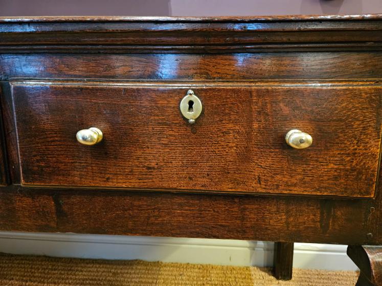 Superb George II Oak Three Drawer Dresser - Image 6