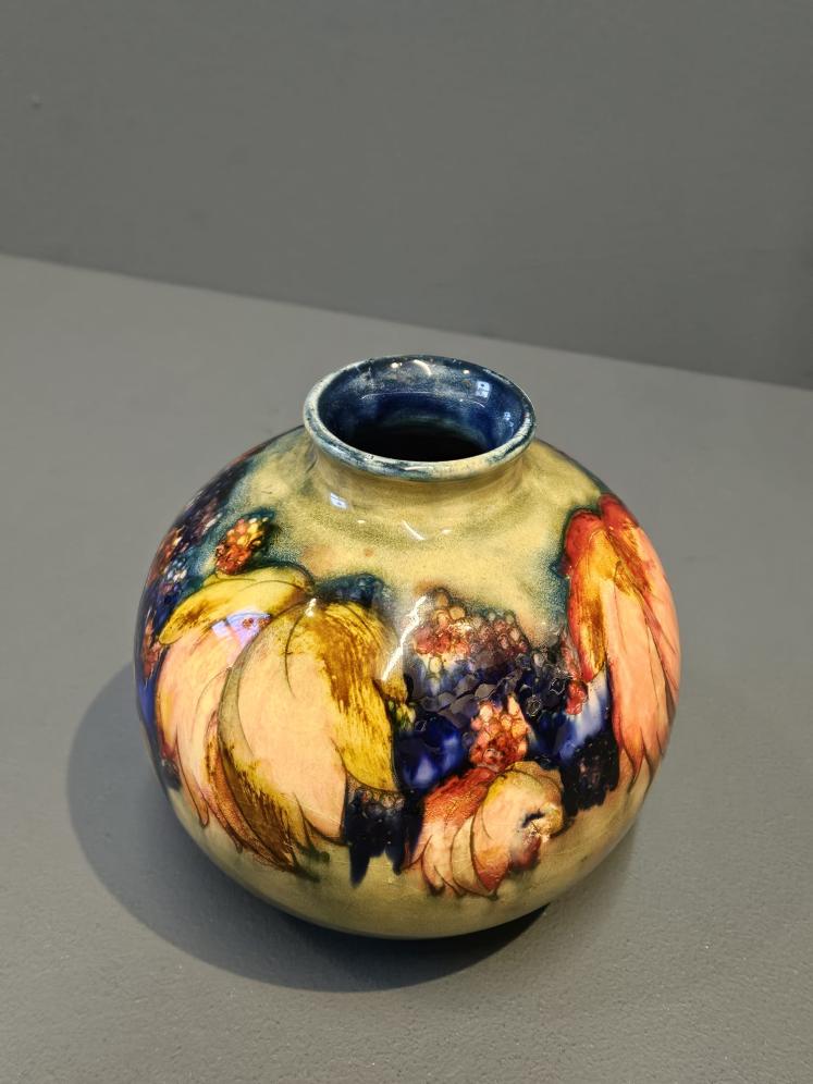 Superb 7" Moorcroft Leaf and Blackberries Flambé Vase - Image 7