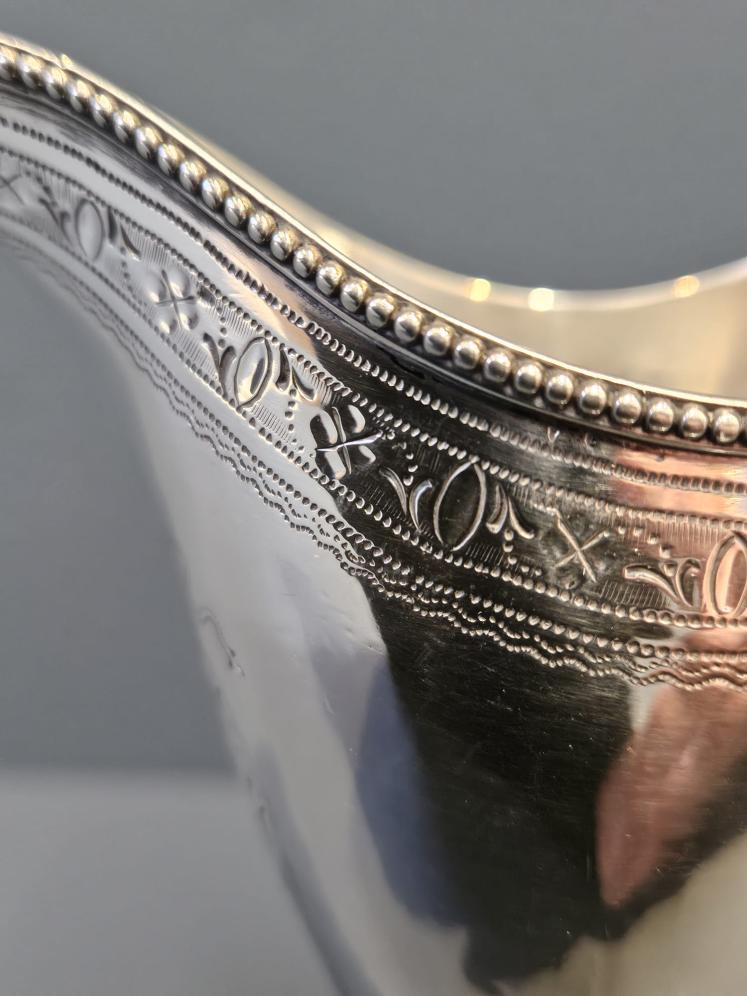 Fine Georgian Silver Cream Jug by Henry Barnard  - Image 2