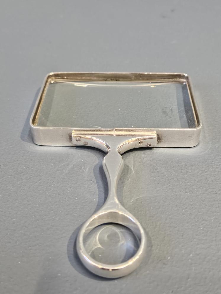 Superb Silver Magnifying Glass - Image 4