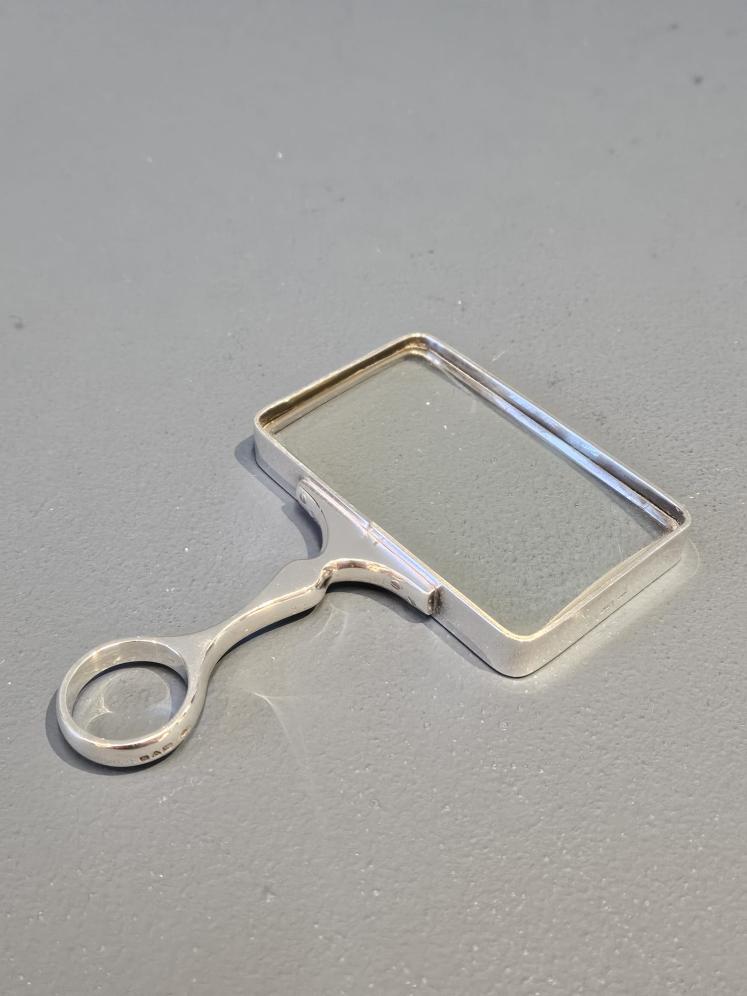 Superb Silver Magnifying Glass - Image 2