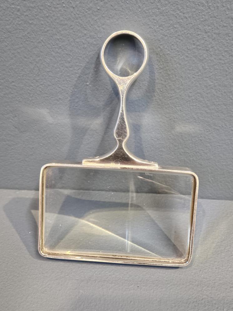 Superb Silver Magnifying Glass - Image 1