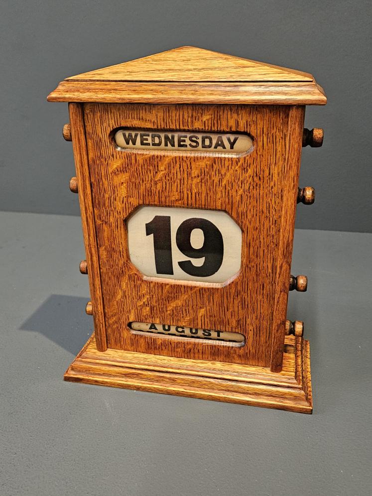 Superb Edwardian Figured Oak Perpetual Desk Calendar - Image 7
