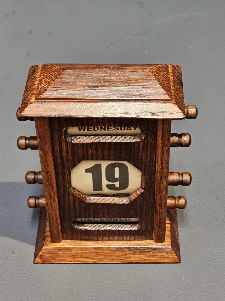 Small Edwardian Oak Perpetual Desk Calendar - Image 7
