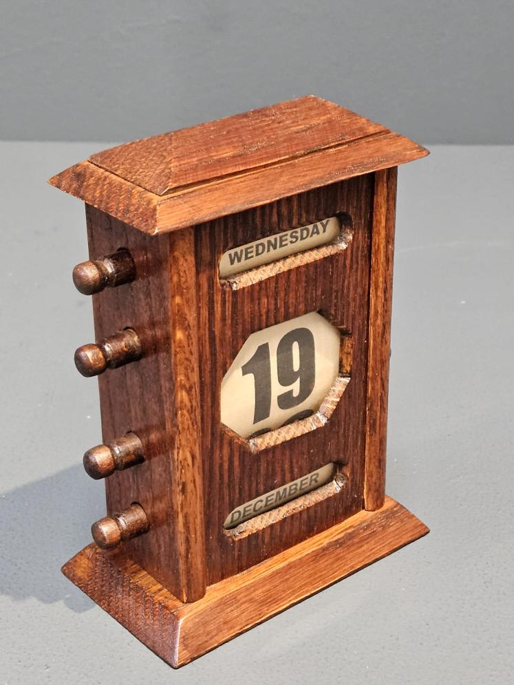 Small Edwardian Oak Perpetual Desk Calendar - Image 6