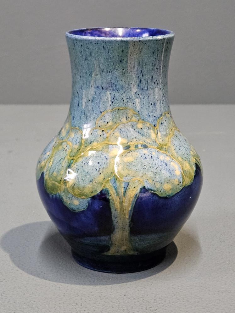 Moorcroft Moonlit Blue Vase - Image 5