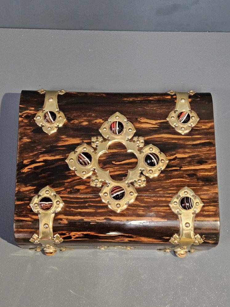 Victorian Coromandel Games Box with Original Interior and Contents - Image 10
