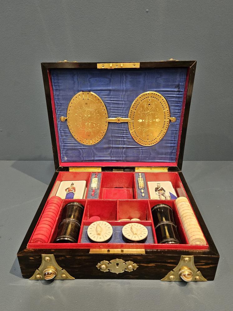 Victorian Coromandel Games Box with Original Interior and Contents - Image 2