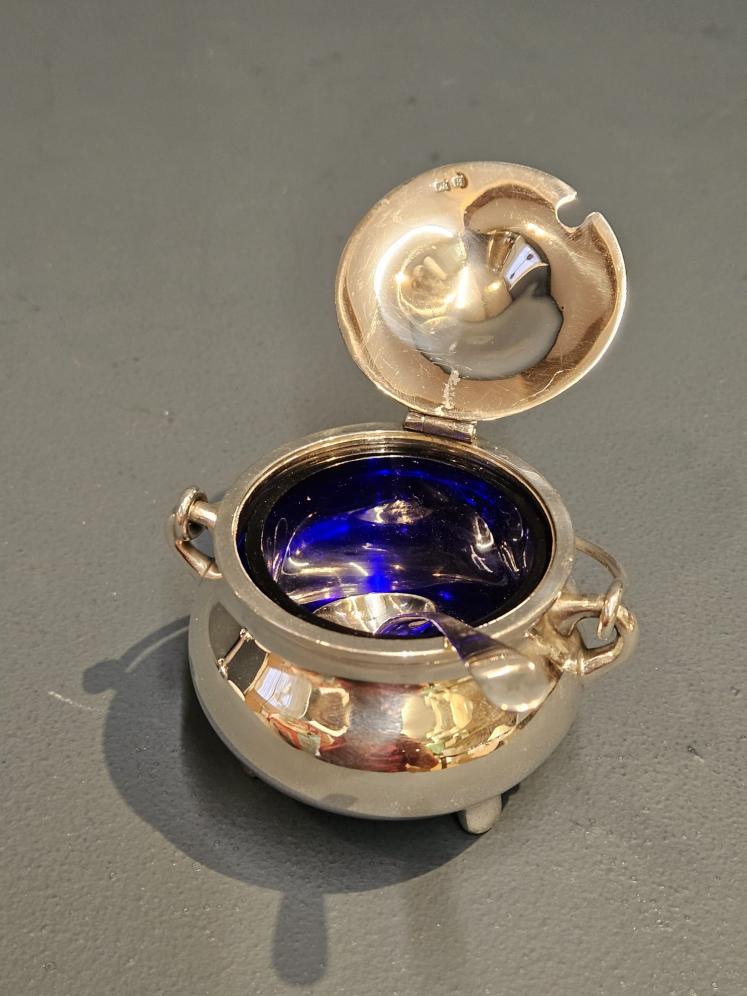 Unusual Pair of Edwardian Silver Cauldron Mustard Pots - Image 5