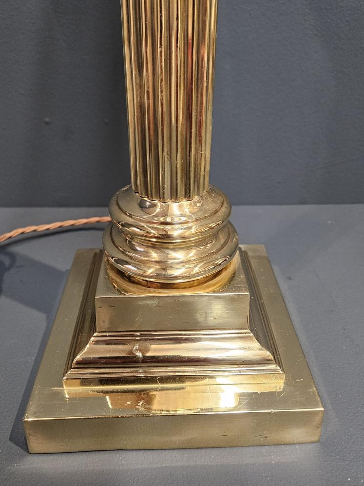 Large Edwardian Brass Corinthian Column Table Lamp - Image 3