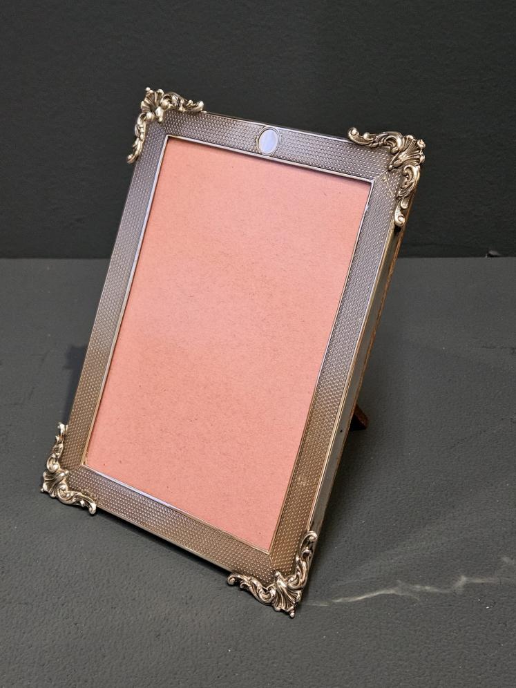 George V Silver Engine Turned Photo Frame - Image 7