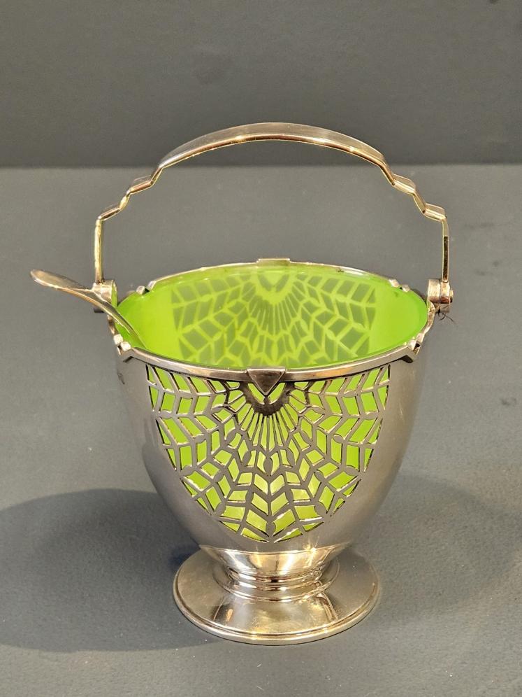Mappin & Webb Silver Sugar Basket and Liner  - Image 2