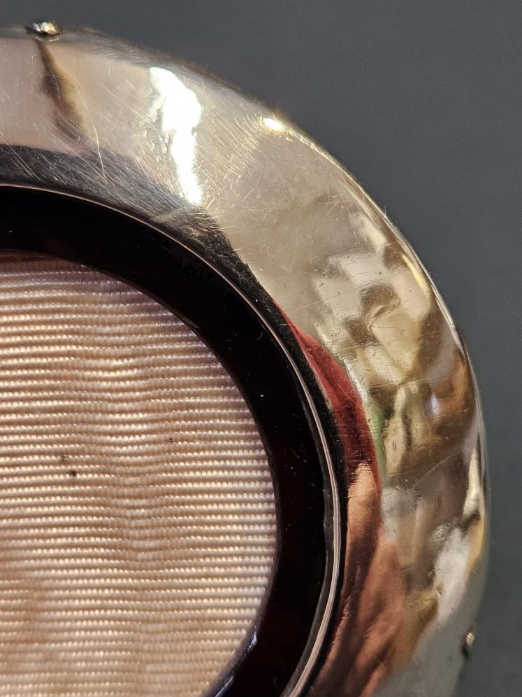 Small Edwardian Circular Silver and Tortoise Shell Photo Frame  - Image 3