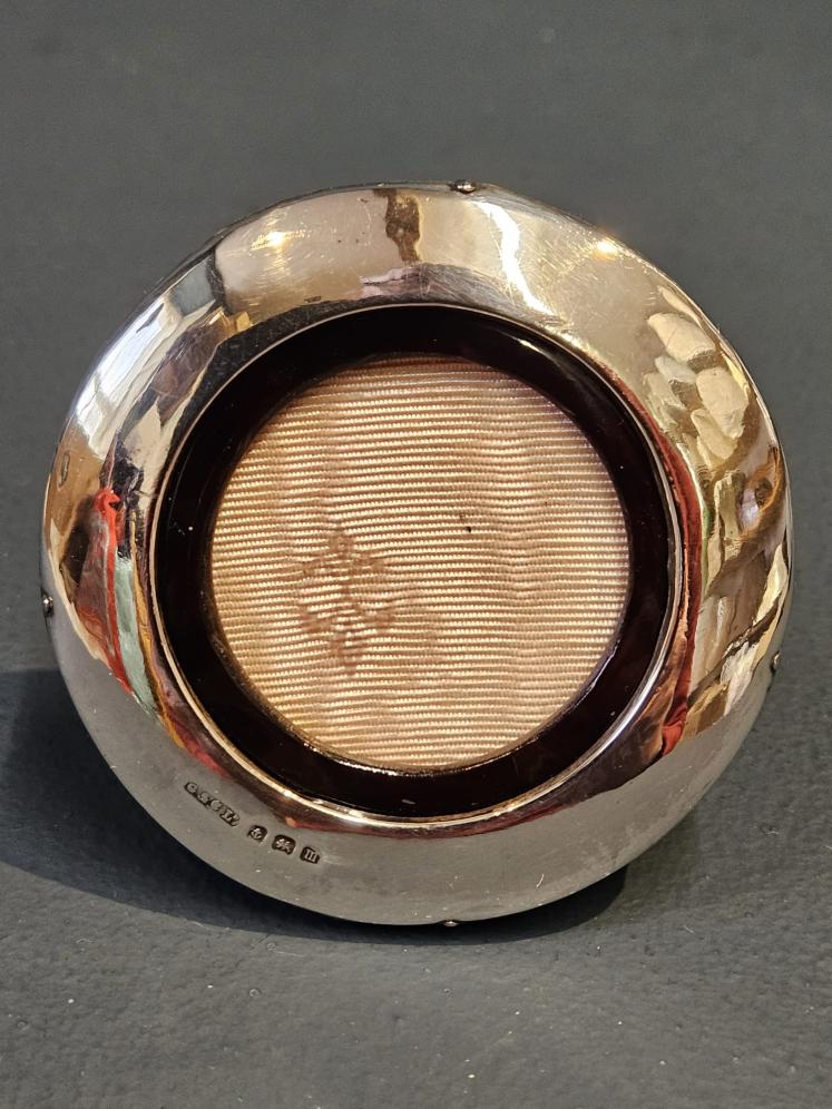 Small Edwardian Circular Silver and Tortoise Shell Photo Frame  - Image 1