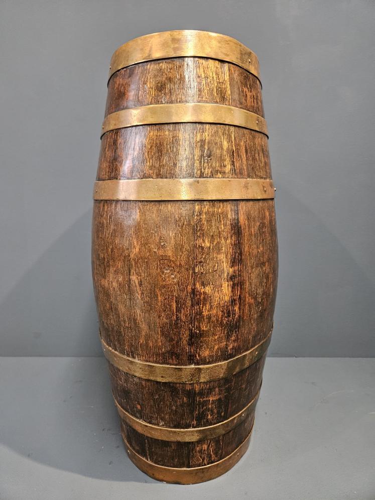 Victorian Barrel Stick Stand with Crest - Image 6