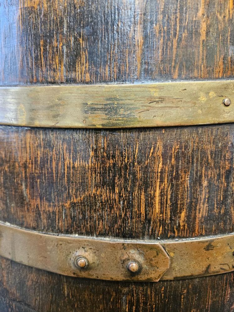 Victorian Barrel Stick Stand with Crest - Image 3
