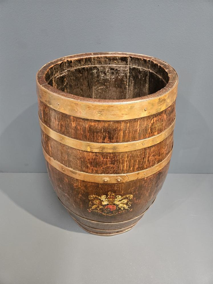 Victorian Barrel Stick Stand with Crest - Image 2