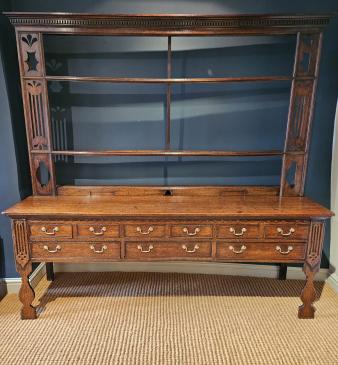 Outstanding George II Oak Country House Dresser and Rack - Image