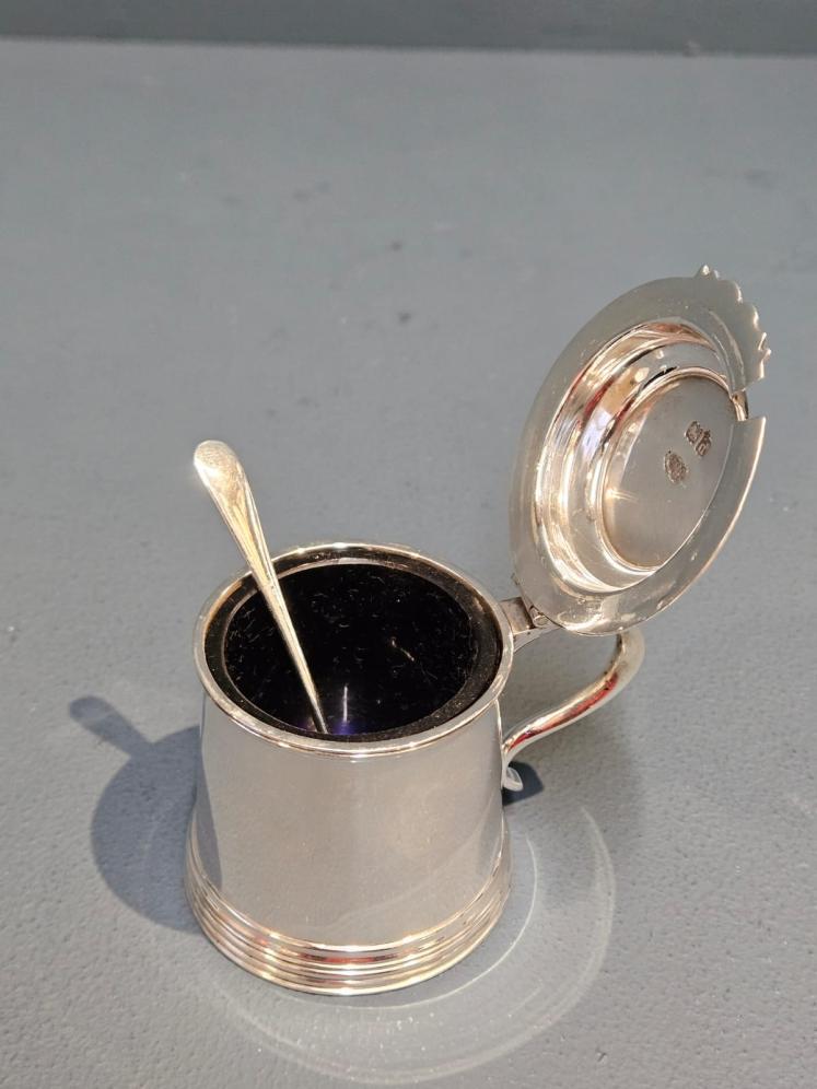 Victorian Goldsmiths and Silversmiths Silver Mustard Pot - Image 7