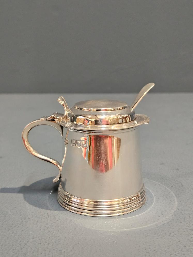 Victorian Goldsmiths and Silversmiths Silver Mustard Pot - Image 4