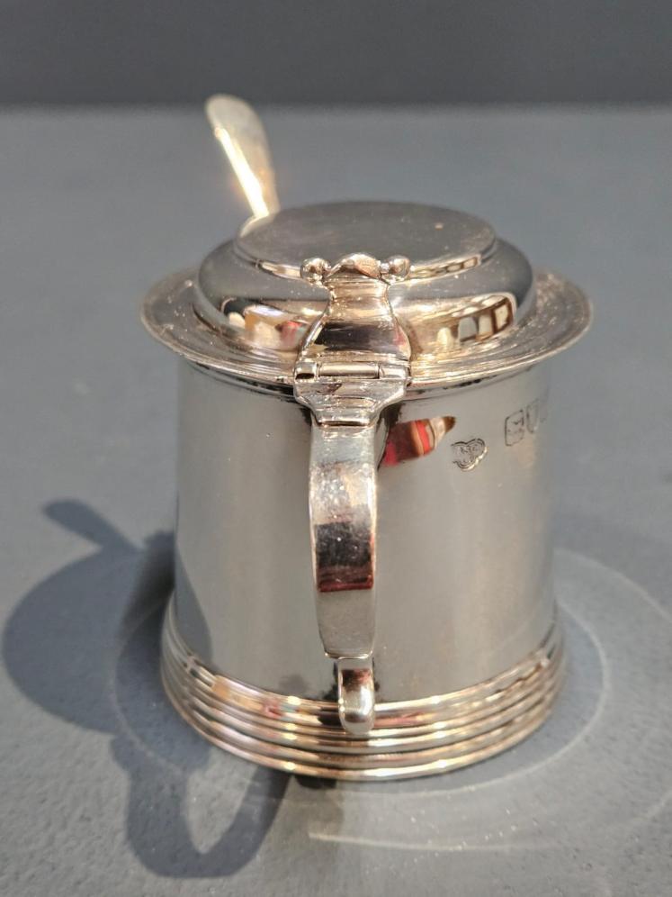 Victorian Goldsmiths and Silversmiths Silver Mustard Pot - Image 2