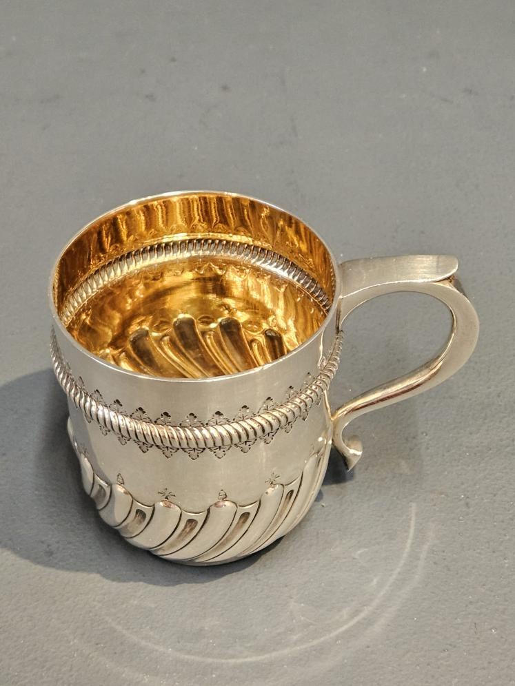 Superb Victorian Silver Mug by John Barnard - Image 2