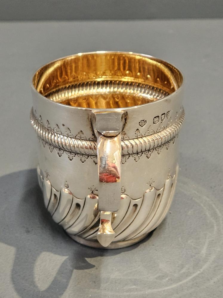 Superb Victorian Silver Mug by John Barnard - Image 3