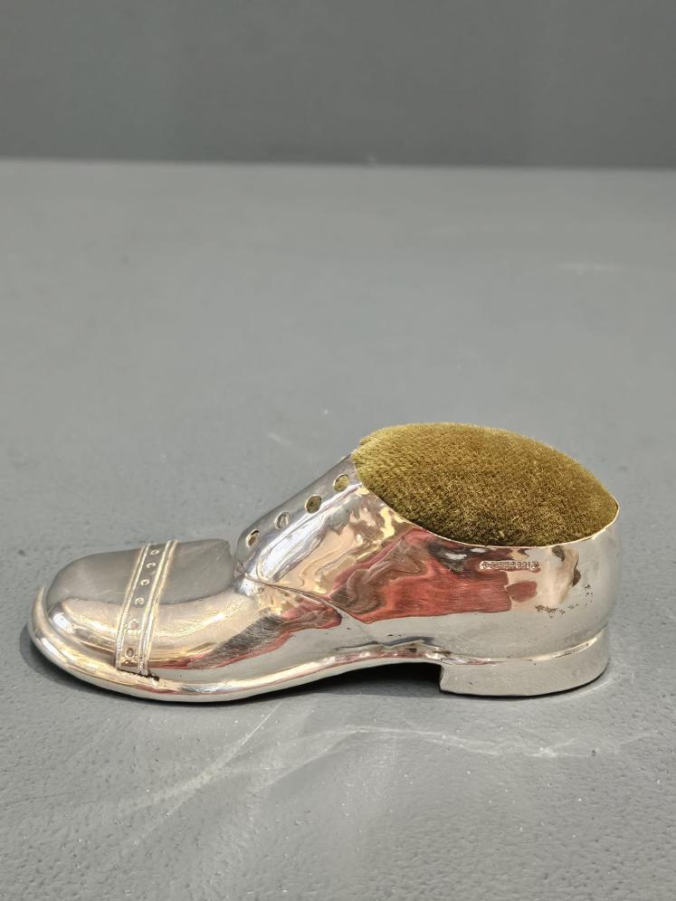 Edwardian Silver Shoe Pin Cushion - Image 5