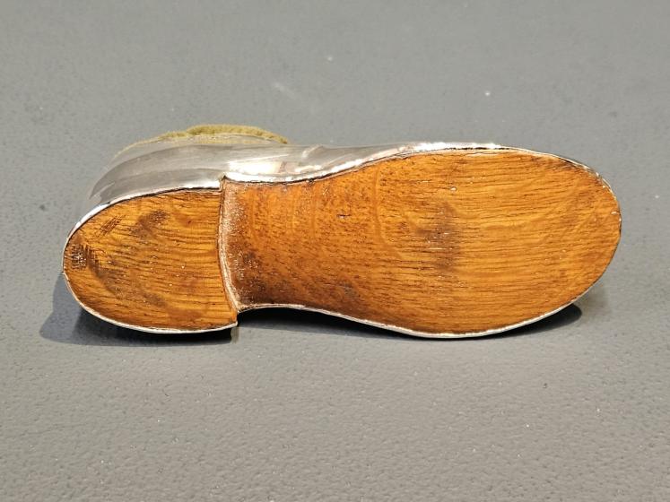 Edwardian Silver Shoe Pin Cushion - Image 3