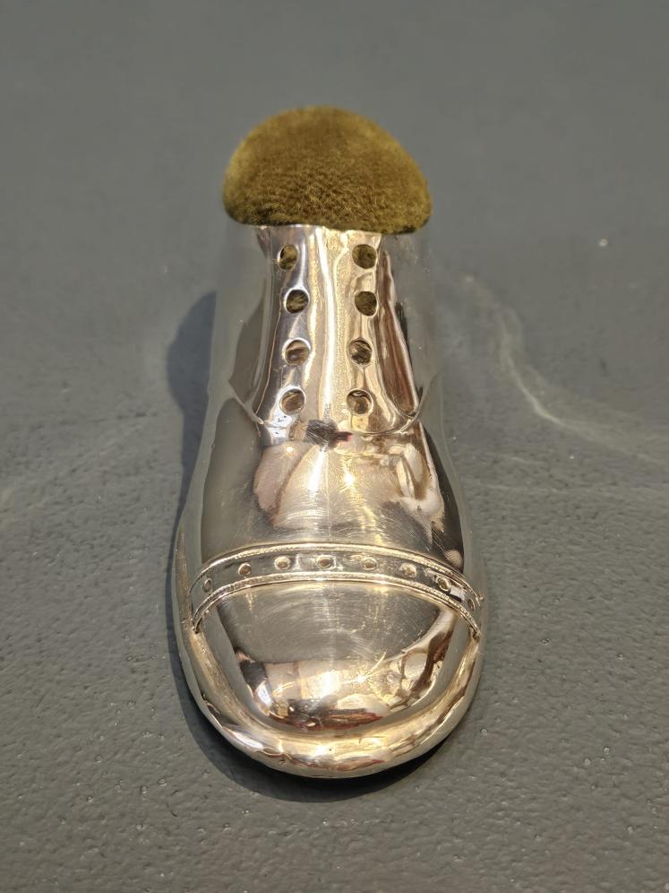 Edwardian Silver Shoe Pin Cushion - Image 2