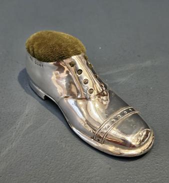 Edwardian Silver Shoe Pin Cushion - Image