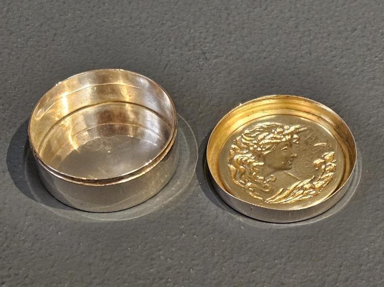 Silver Art Nouveau Pill Box - Image 4
