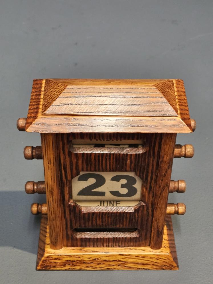 Edwardian Oak Perpetual Desk Calendar - Image 3