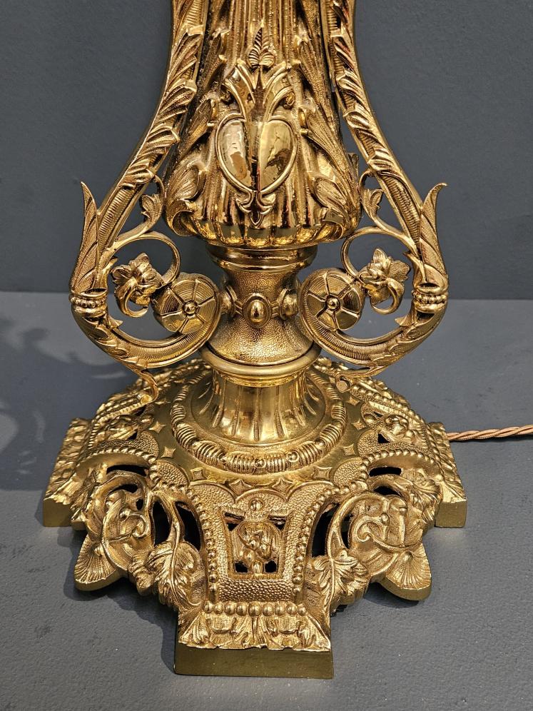 Superb Victorian Gilded Brass Table Lamp - Image 8