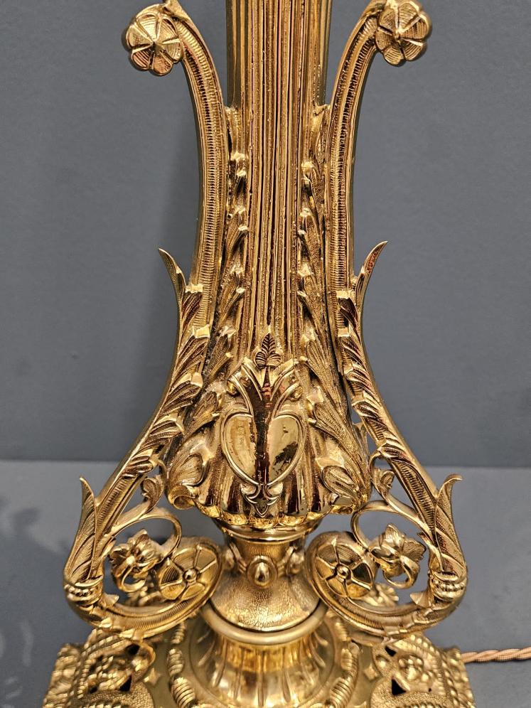Superb Victorian Gilded Brass Table Lamp - Image 6