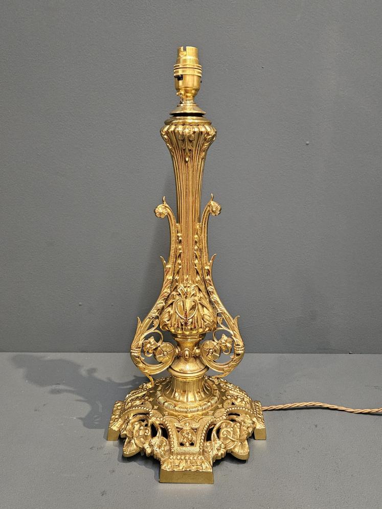 Superb Victorian Gilded Brass Table Lamp - Image 5