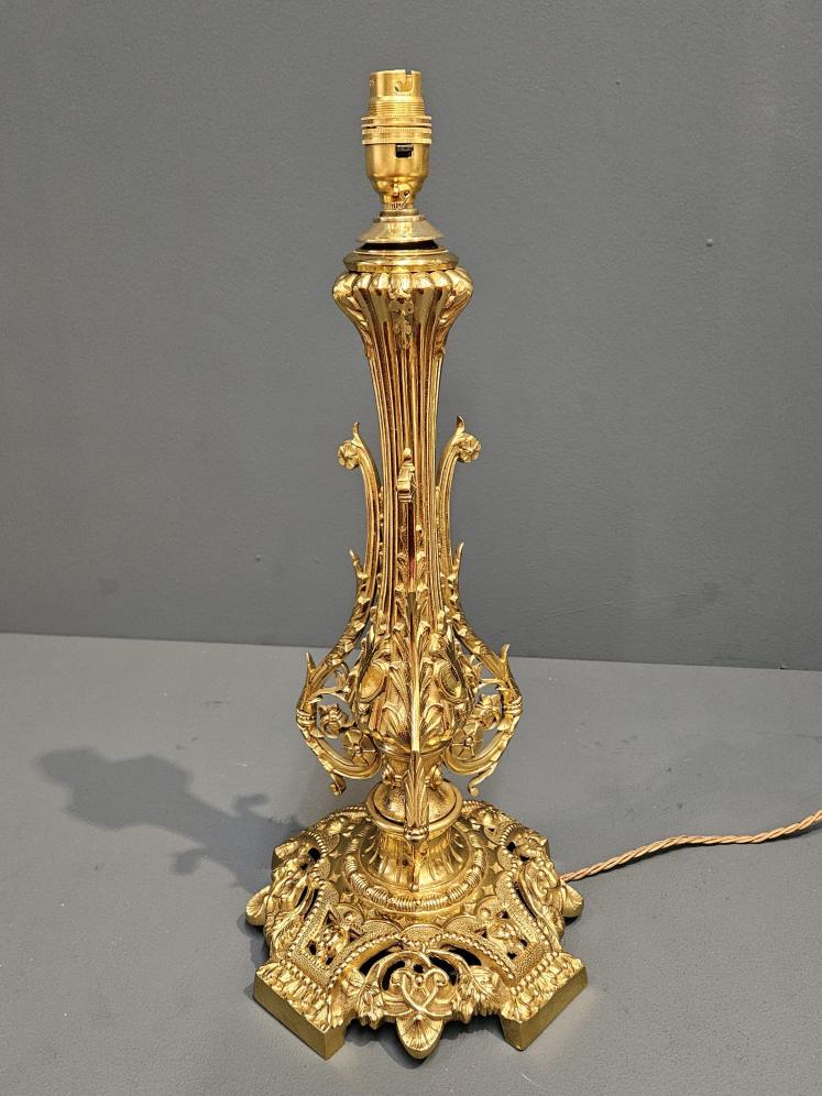 Superb Victorian Gilded Brass Table Lamp - Image 3