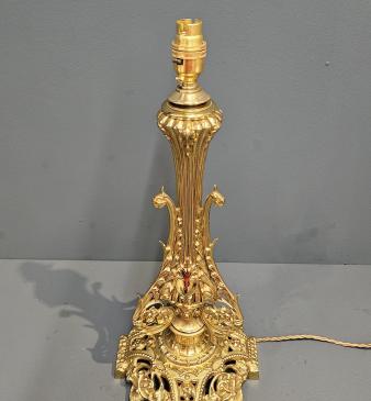 Superb Victorian Gilded Brass Table Lamp - Image